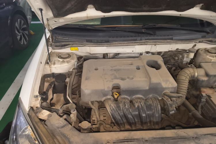 Used Geely Auto Ocean 2012 Energy-Saving Model 1.5L Manual Entry-Level Trim Engine Bay Right
