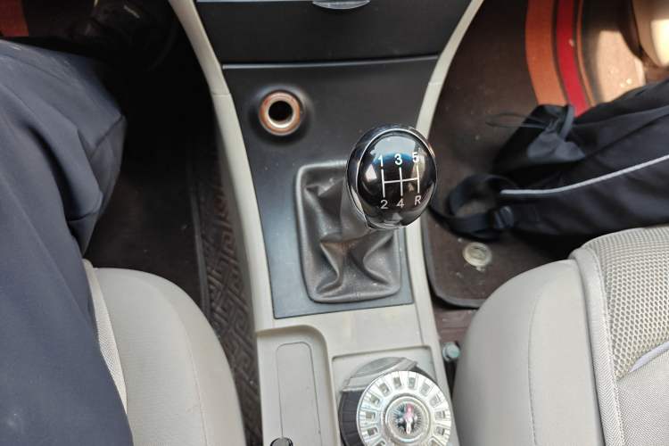Used Geely Auto Ocean 2012 Energy-Saving Edition 1.5L Manual SuperDelight Model Gear Lever