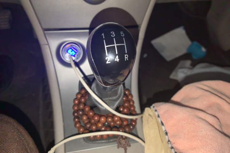Used Geely Auto Ocean 2012 Energy-Saving Model 1.5L Manual Entry-Level Trim Gear Lever