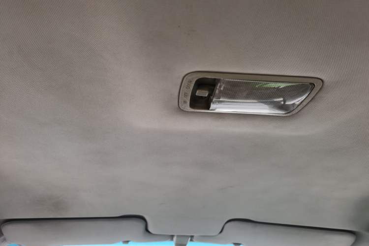 Used Geely Auto Ocean 2012 Energy-Saving Edition 1.5L Manual SuperDelight Model Headliner