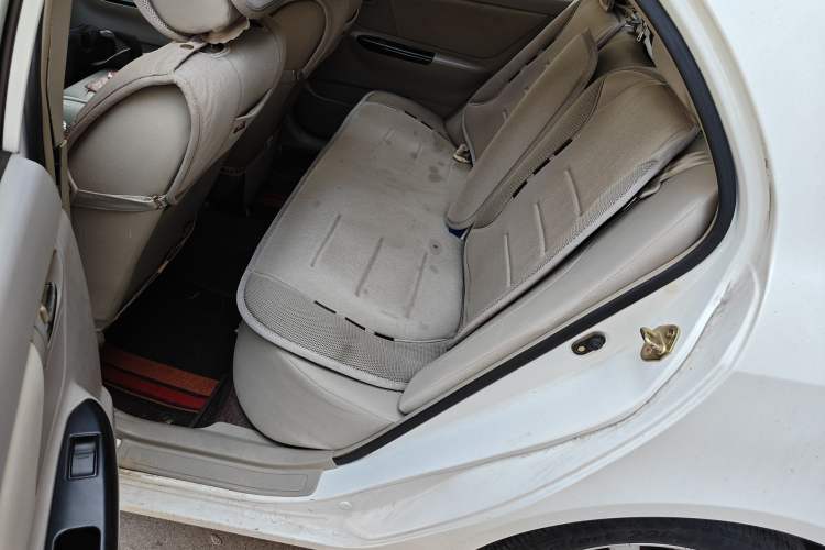 Used Geely Auto Ocean 2012 Energy-Saving Edition 1.5L Manual SuperDelight Model Left Rear Seat