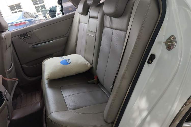 Used Geely Auto Ocean 2012 Energy-Saving Edition 1.5L Manual Luxury Model Left Rear Seat