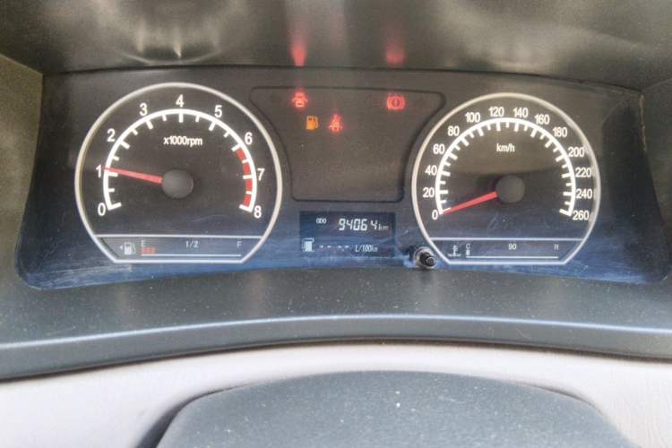 Used Geely Auto Ocean 2012 Energy-Saving Edition 1.5L Manual SuperDelight Model Odometer Close Up