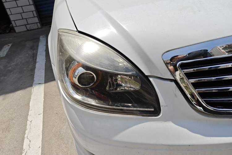 Used Geely Auto Ocean 2012 Energy-Saving Edition 1.5L Manual SuperDelight Model Right Front Headlight