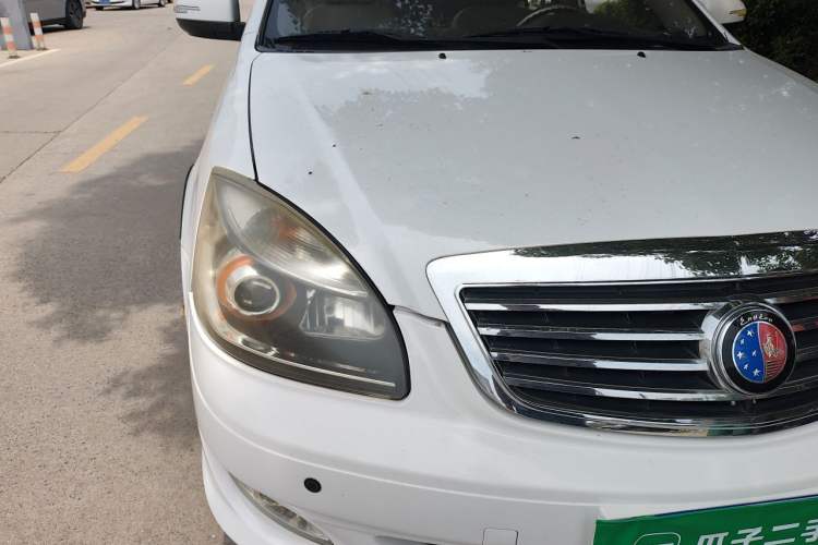 Used Geely Auto Ocean 2012 Energy-Saving Edition 1.5L Manual Luxury Model Right Front Headlight