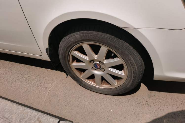 Used Geely Auto Ocean 2012 Energy-Saving Edition 1.5L Manual SuperDelight Model Right Front Wheel Hub