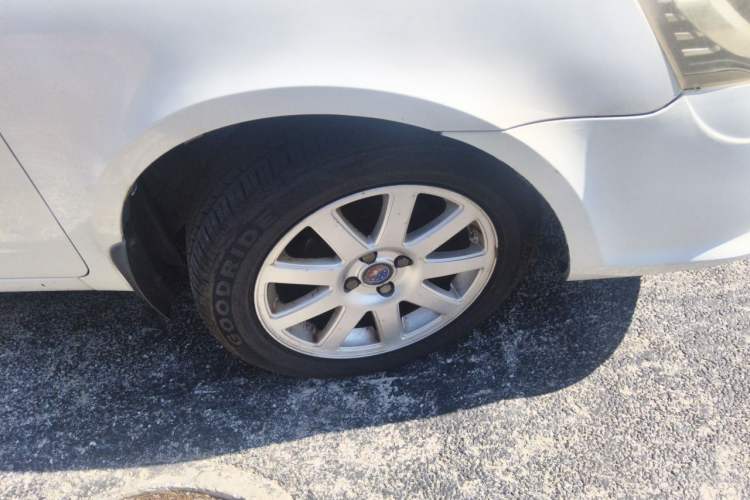 Used Geely Auto Ocean 2012 Energy-Saving Edition 1.5L Manual SuperDelight Model Right Front Wheel Hub