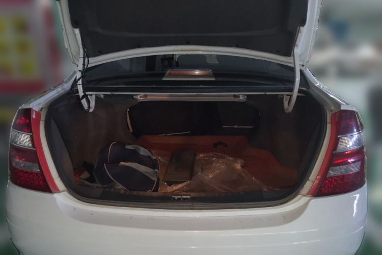 Used Geely Auto Ocean 2012 Energy-Saving Model 1.5L Manual Entry-Level Trim Trunk