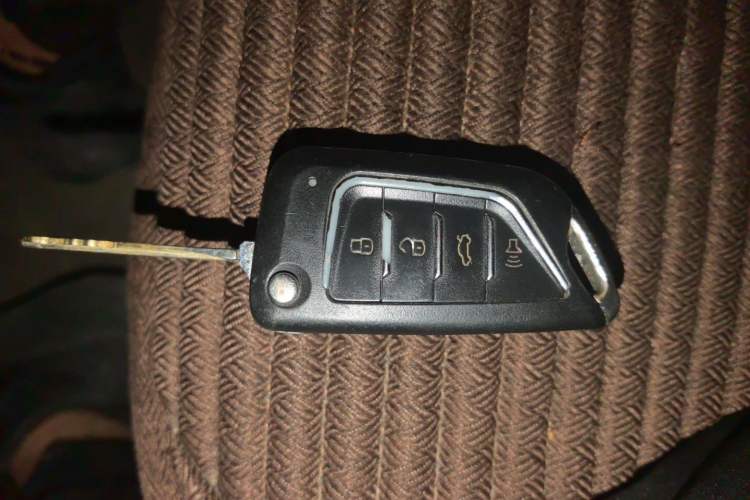 Used Geely Auto Ocean 2012 Energy-Saving Model 1.5L Manual Entry-Level Trim Vehicle Key
