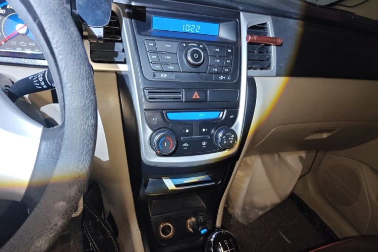 Used Geely Auto Ocean 2014 1.5L Manual Elite Model Audio And AC Panel