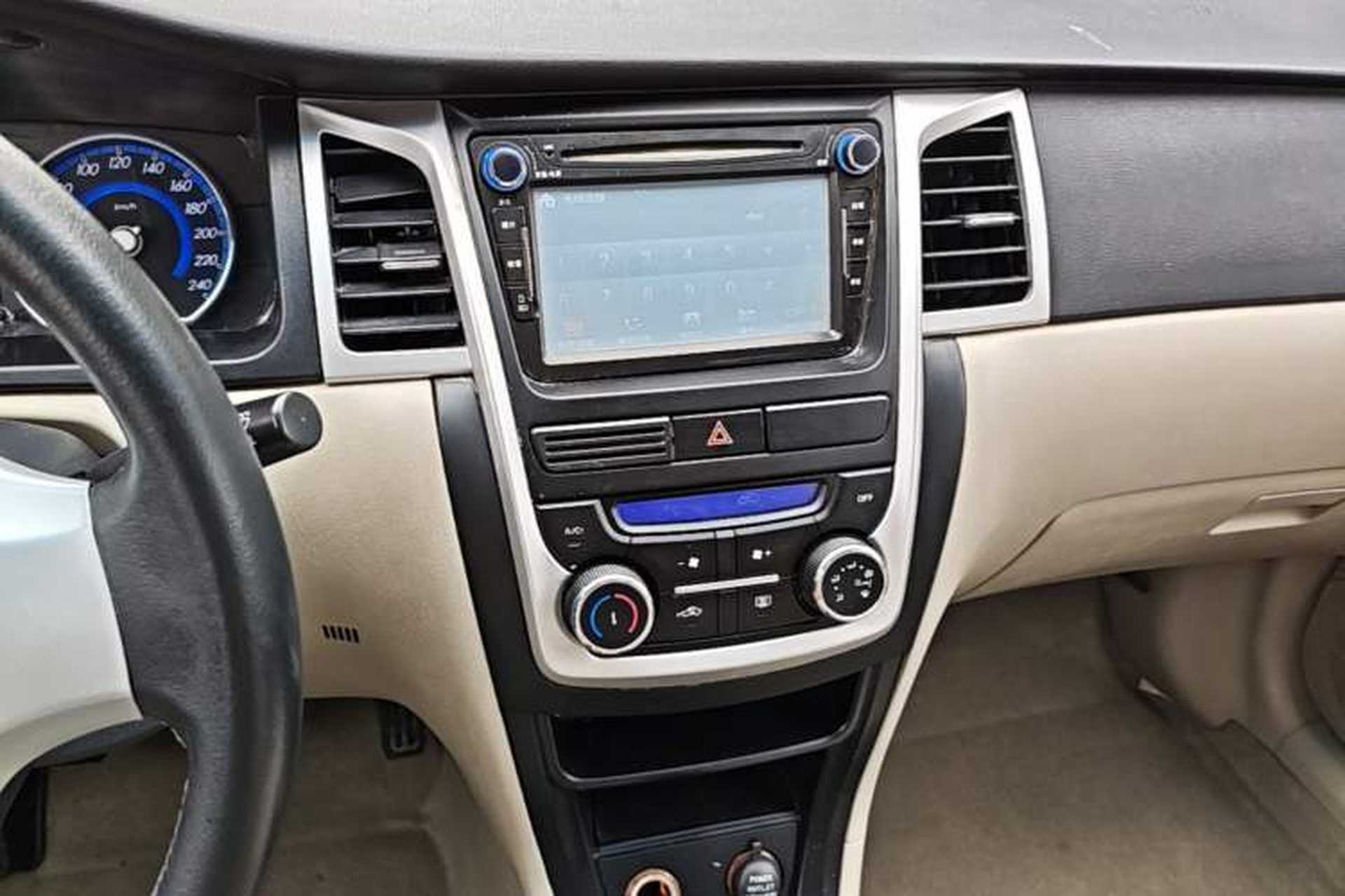 Used Geely Auto Ocean 2014 1.5L Manual Elite Model Audio And AC Panel
