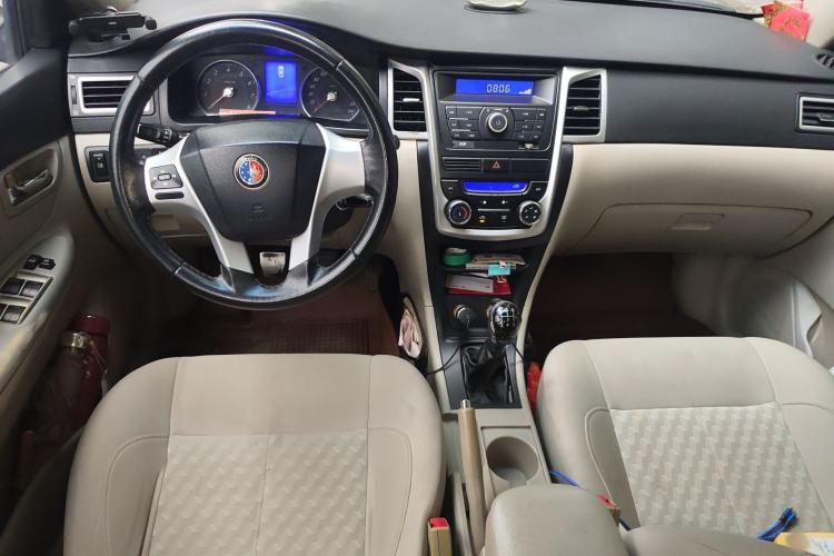 Used Geely Auto Ocean 2014 1.5L Manual Elite Model Center Console