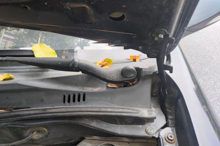 Used Geely Auto Ocean 2014 1.5L Manual Elite Model Engine Bay Left