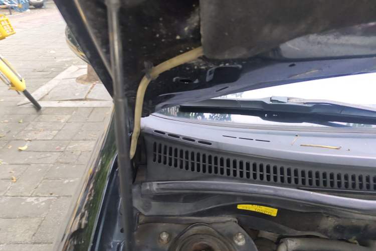 Used Geely Auto Ocean 2014 1.5L Manual Elite Model Engine Bay Right