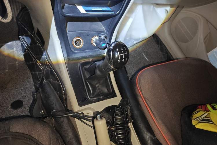 Used Geely Auto Ocean 2014 1.5L Manual Elite Model Gear Lever