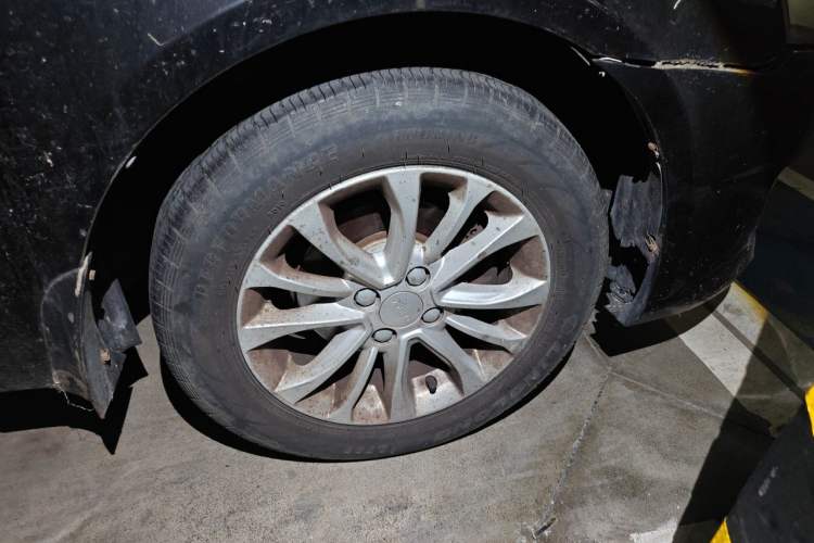 Used Geely Auto Ocean 2014 1.5L Manual Elite Model Right Front Wheel Hub