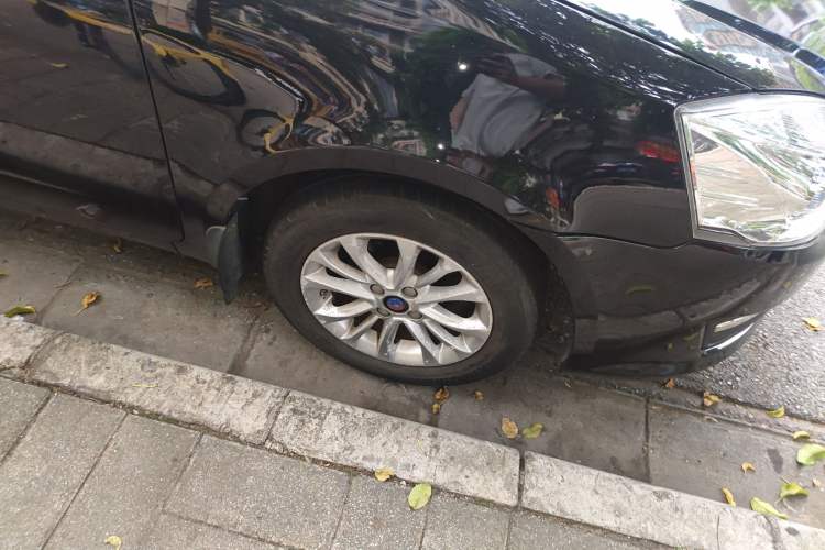 Used Geely Auto Ocean 2014 1.5L Manual Elite Model Right Front Wheel Hub