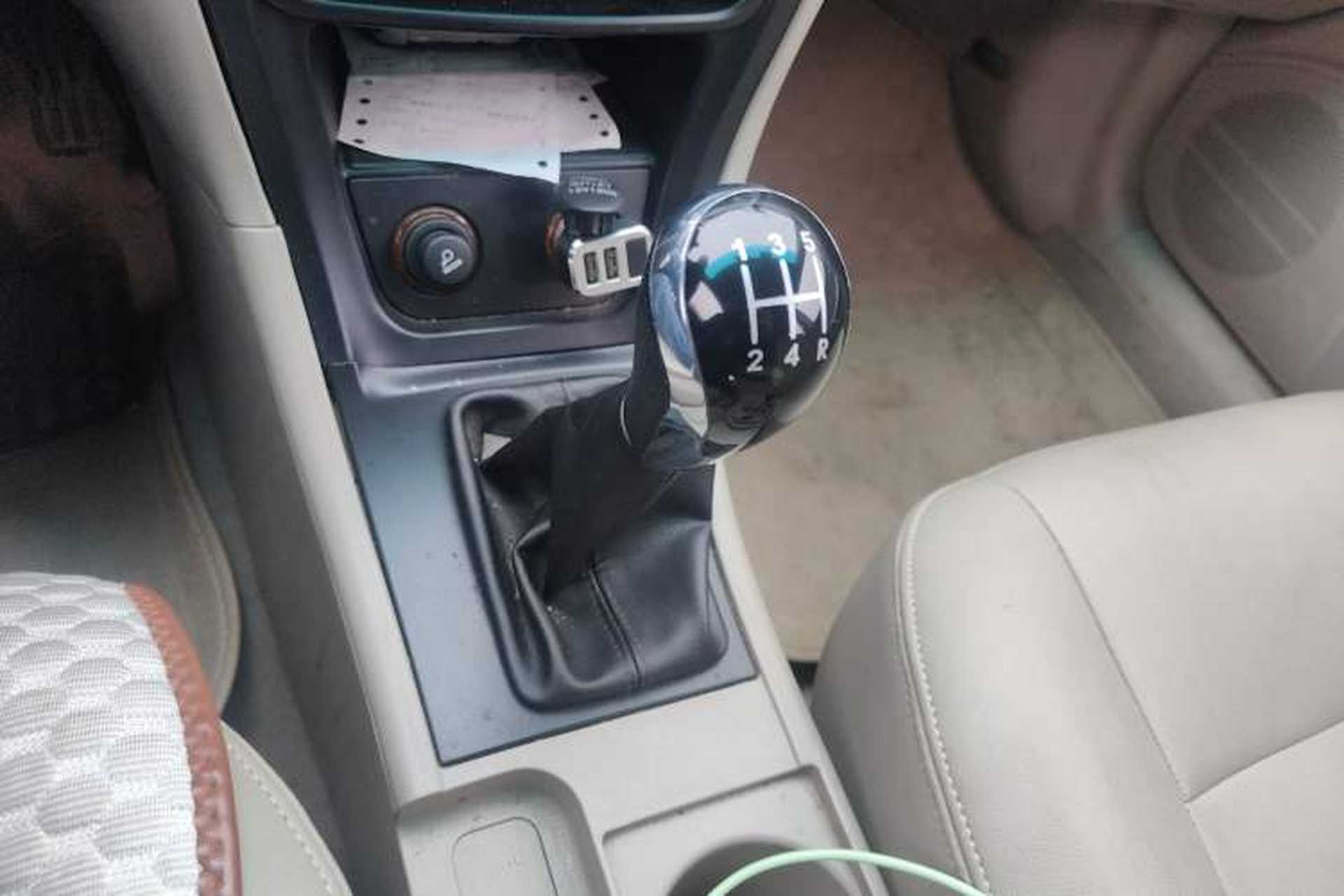 Used Geely Auto Ocean 2014 1.5L Manual Elite Model Gear Lever