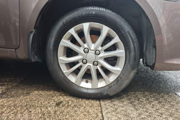 Used Geely Auto Ocean 2014 1.5L Manual Overdrive Trim Right Front Wheel Hub