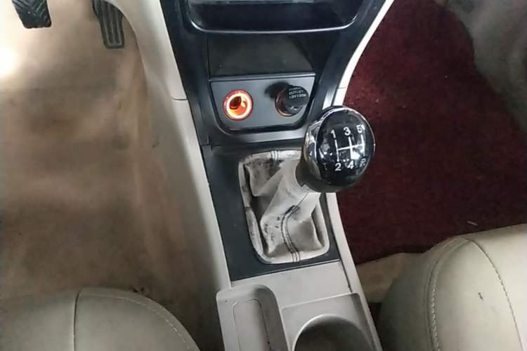 Used Geely Auto Ocean 2014 1.5L Manual Elite Model Gear Lever