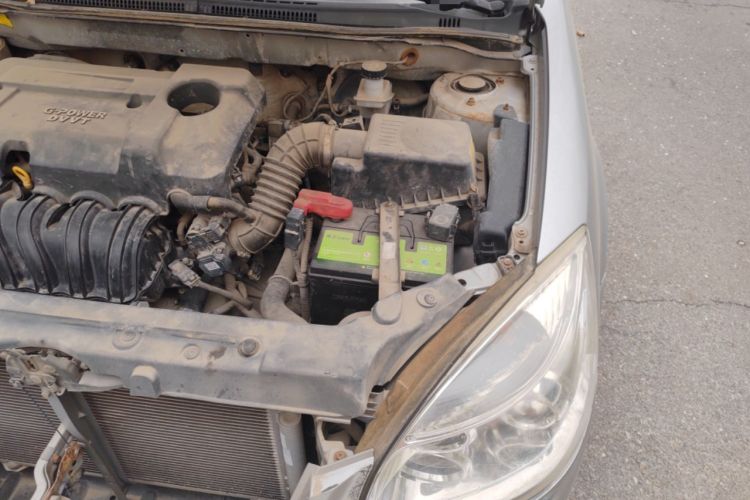 Used Geely Auto Ocean 2014 1.5L Manual Elite Model Engine Bay Left