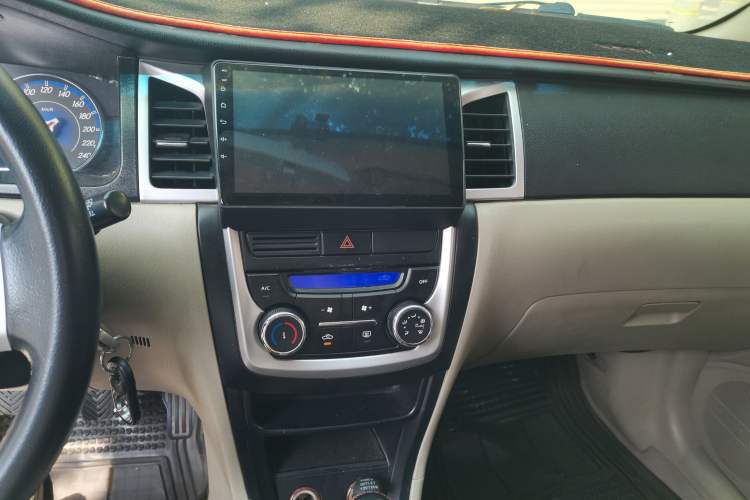 Used Geely Auto Ocean 2014 1.5L Manual Elite Model Audio And AC Panel