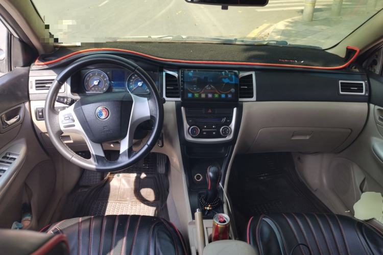 Used Geely Auto Ocean 2014 1.5L Manual Elite Model Center Console