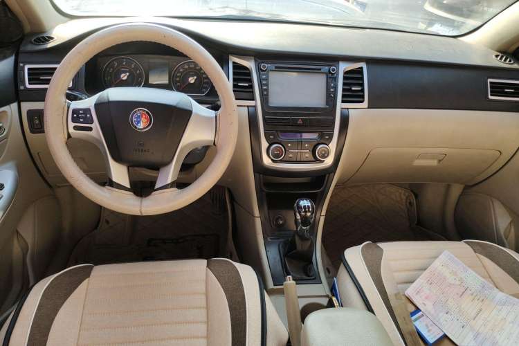Used Geely Auto Ocean 2014 1.5L Manual Luxury Model Center Console