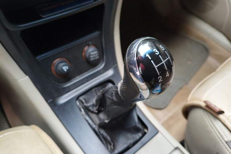 Used Geely Auto Ocean 2014 1.5L Manual Elite Model Gear Lever