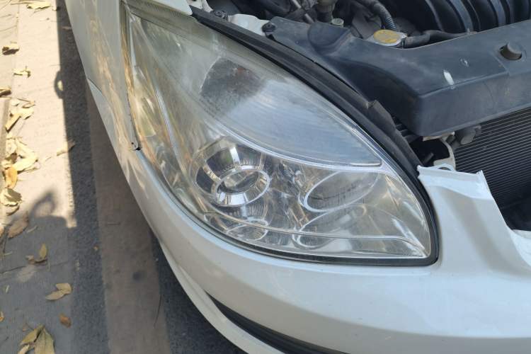 Used Geely Auto Ocean 2014 1.5L Manual Elite Model Right Front Headlight