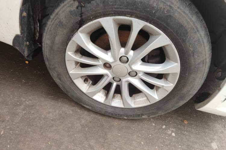 Used Geely Auto Ocean 2014 1.5L Manual Elite Model Right Front Wheel Hub