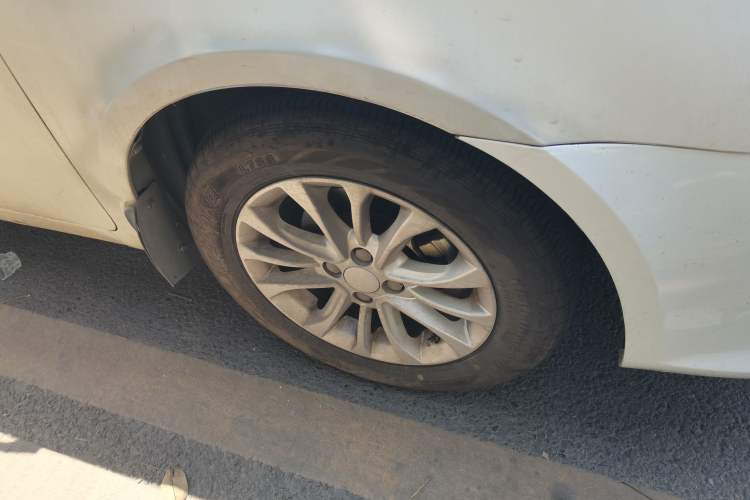 Used Geely Auto Ocean 2014 1.5L Manual Elite Model Right Front Wheel Hub