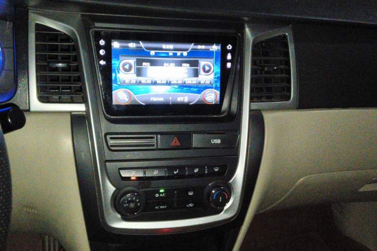 Used Geely Auto Ocean 2015 1.5L Manual Elite Model Audio And AC Panel