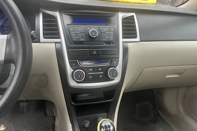 Used Geely Auto Ocean 2015 1.5L Manual Entry-Level Model Interior 1