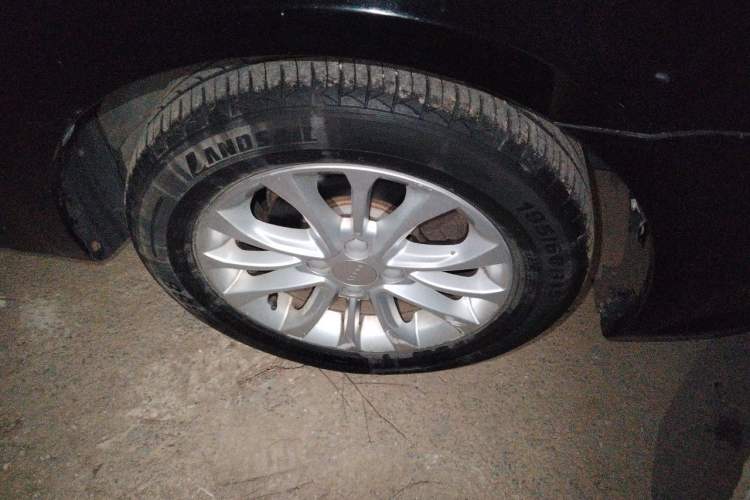 Used Geely Auto Ocean 2015 1.5L Manual Entry-Level Model Right Front Wheel Hub