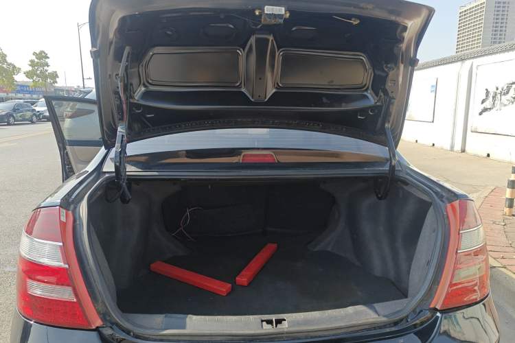 Used Geely Auto Ocean 2015 1.5L Manual Entry-Level Model Trunk