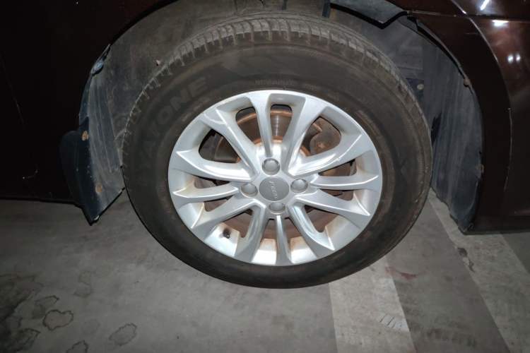Used Geely Auto Ocean 2015 1.5L Manual Elite Model Right Front Wheel Hub