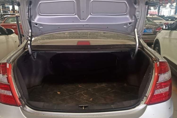 Used Geely Auto Ocean 2015 1.5L Manual Entry-Level Model Trunk