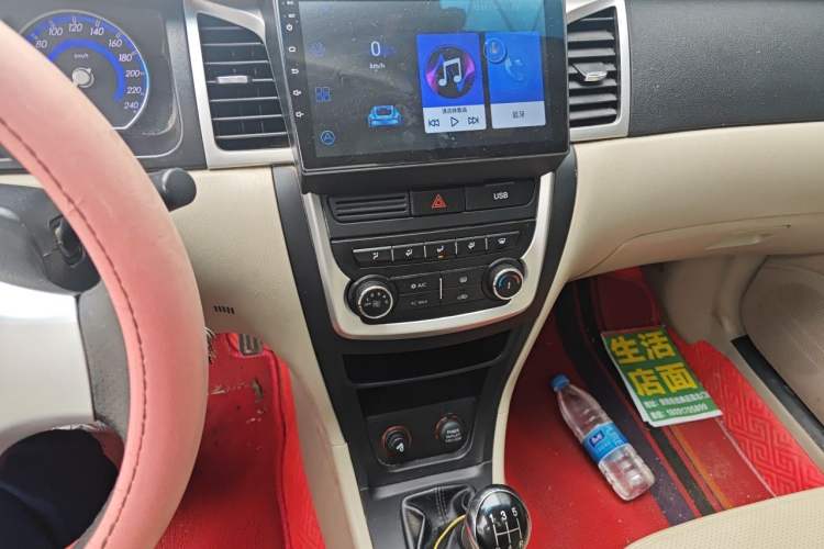 Used Geely Auto Ocean 2015 1.5L Manual Elite Model Audio And AC Panel