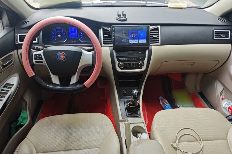 Used Geely Auto Ocean 2015 1.5L Manual Elite Model Center Console
