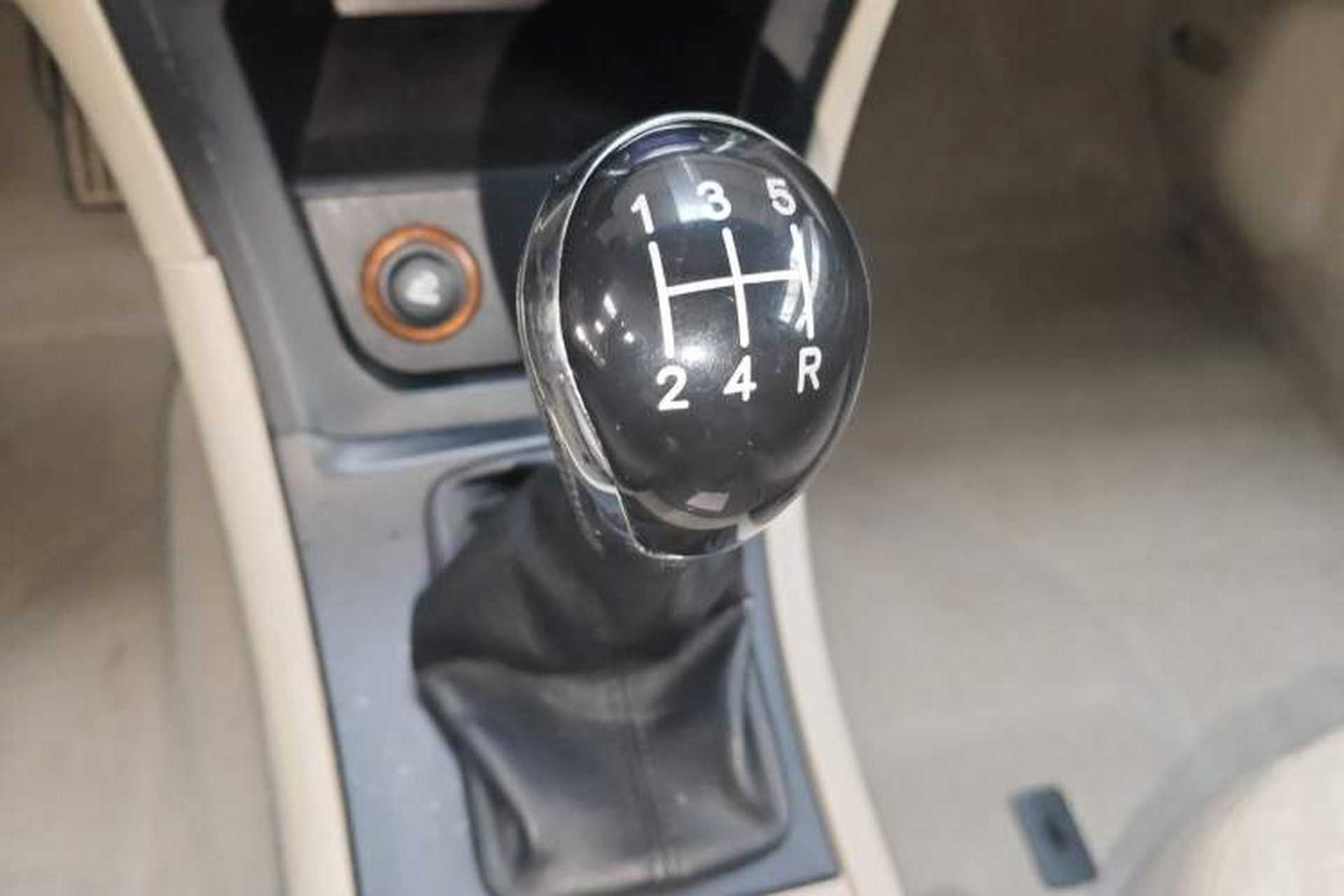 Used Geely Auto Ocean 2015 1.5L Manual Entry-Level Model Gear Lever