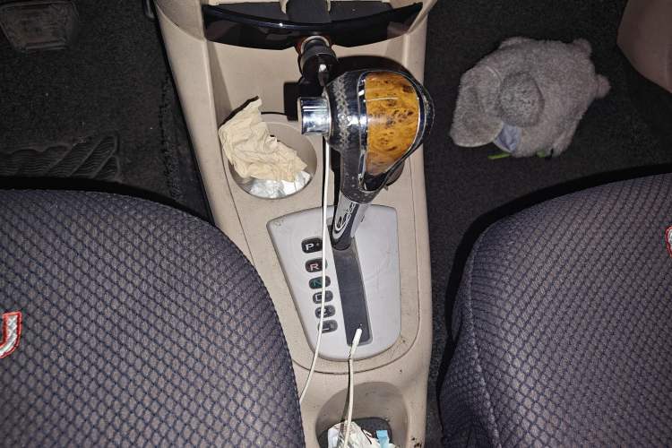 Used Geely Auto Panda 2010 "Love Her" Edition 1.3L Automatic Comfort Version Gear Lever