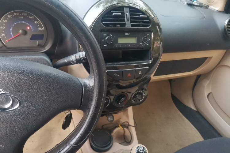 Used Geely Auto Panda 2011 1.3L Manual Comfort II Audio And AC Panel