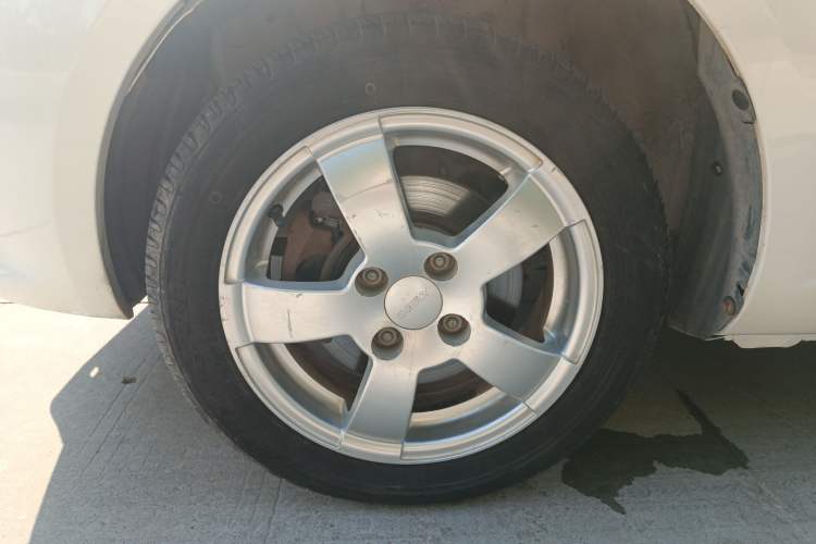 Used Geely Auto Panda 2011 1.3L Manual Comfort II Left Front Wheel Hub