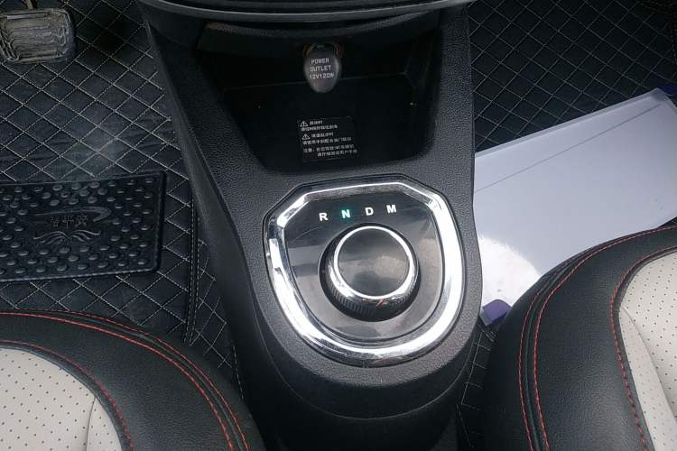 Used Geely Auto Panda 2016 1.0L IMT Cool Fun Edition Gear Lever