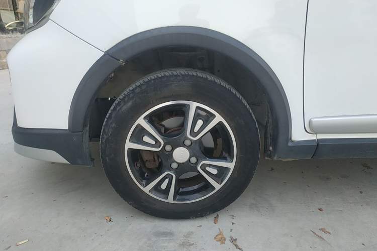 Used Geely Auto Panda 2016 1.0L IMT Cool Fun Edition Left Front Wheel Hub