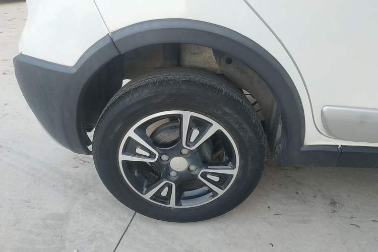 Used Geely Auto Panda 2016 1.0L IMT Cool Fun Edition Right Rear Wheel Hub