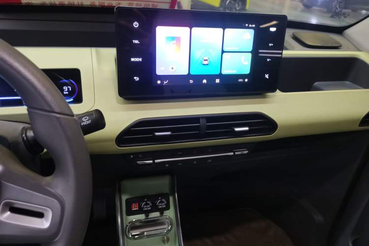 Used Geely Auto Panda 2023 Panda Mini 200km Endurance Bear Audio And AC Panel
