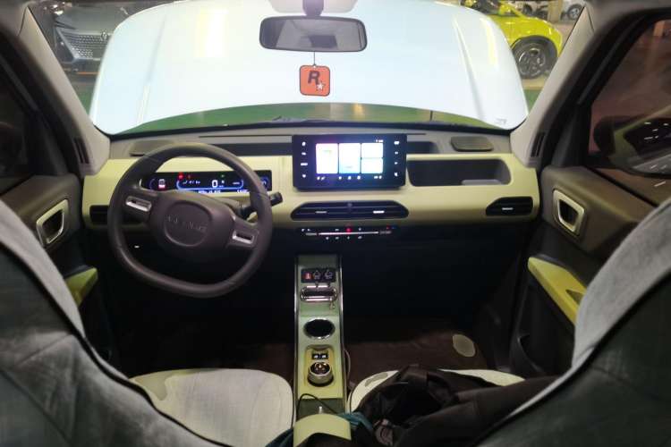 Used Geely Auto Panda 2023 Panda Mini 200km Endurance Bear Interior 2