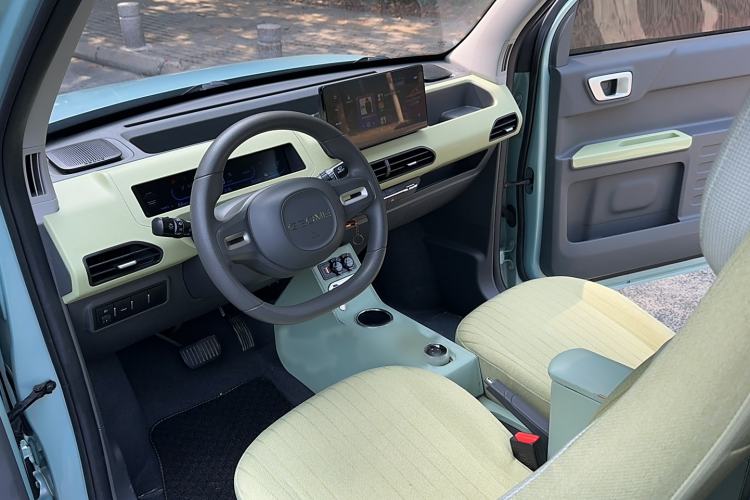 Used Geely Auto Panda 2023 Panda Mini 200km Endurance Bear Interior 8